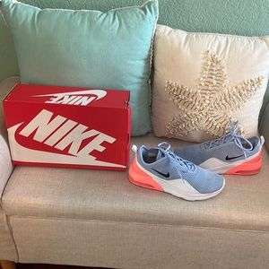 Women’s Nike Air Max Motion 2
